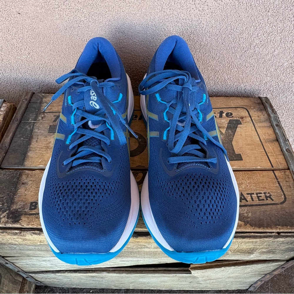 Asics Gel-Cumulus 28 Men’s Running Shoe - Picture 3 of 10